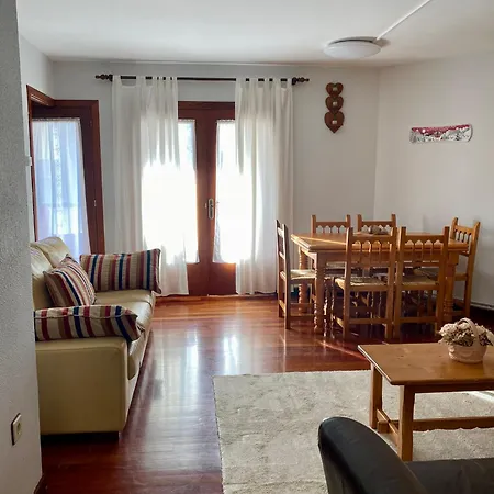 アパート La Pinada *