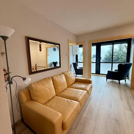 アパート La Pinada *